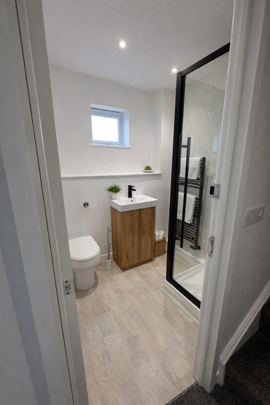 Room 3 en suite with shower